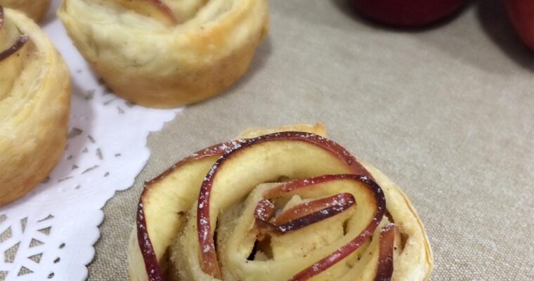Rosas de manzana y hojaldre