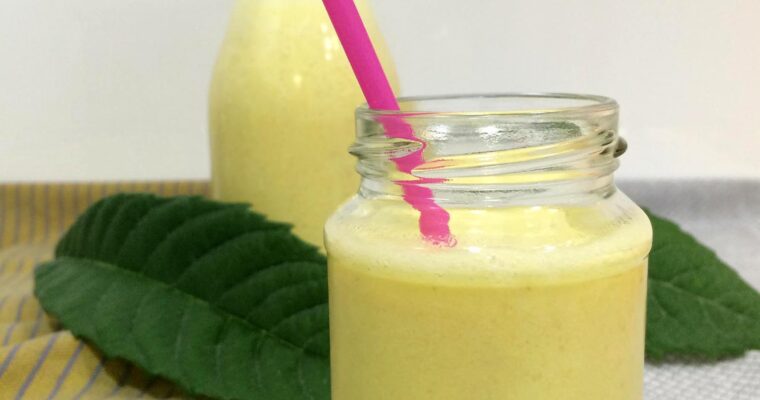 Smoothie de mango, plátano y miel